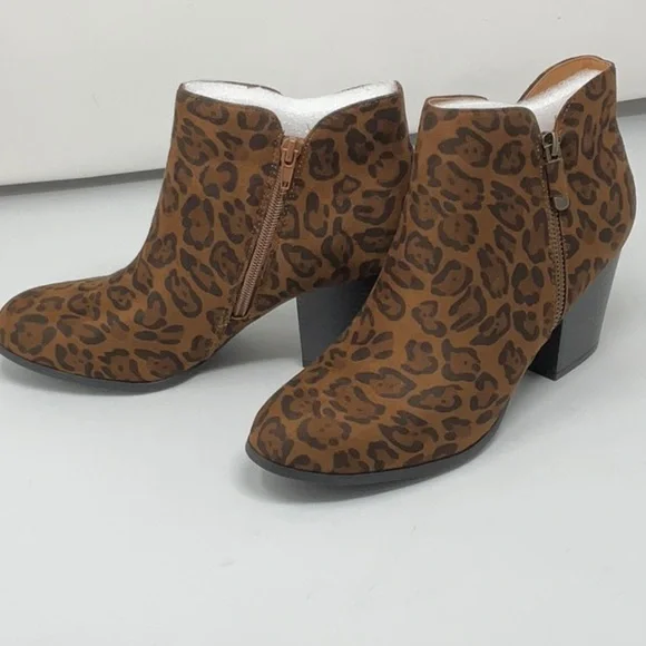 NIB Style & Co women’s Marinaa brown leopard heeled ankle booties, size 9 - Picture 1 of 9